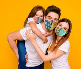 &nbsp;Mosható egyedi logós maszk állítható pánttal&nbsp;